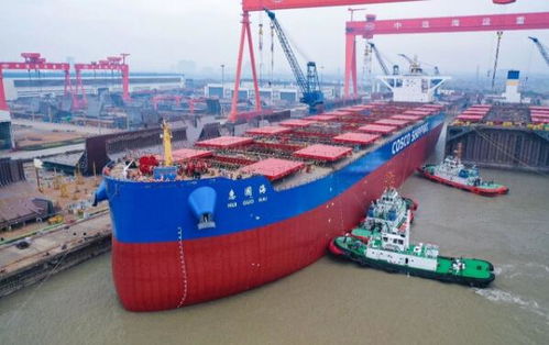 扬州中远海运重工第五艘21万吨散货船顺利完成出坞节点